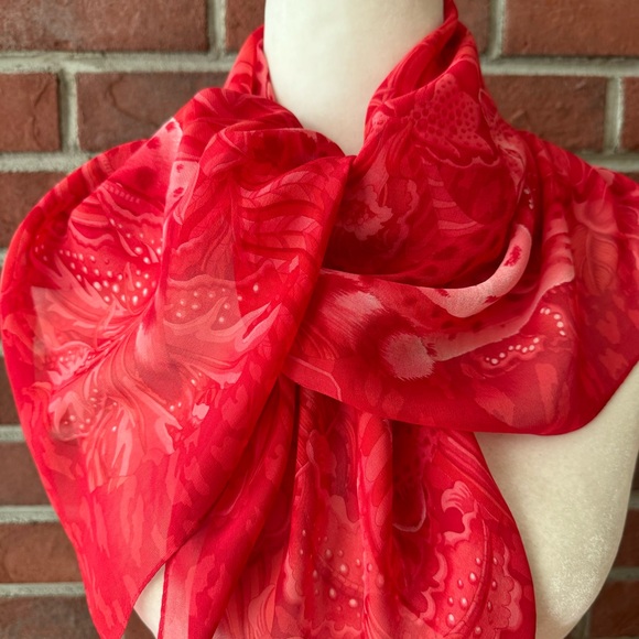 •Salvatore Ferragamo Signed Red 100% Silk Animal Graphic Scarf Made In Italy - Picture 10 of 14